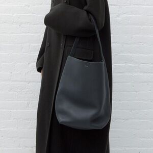 Black N/S Park Tote Medium